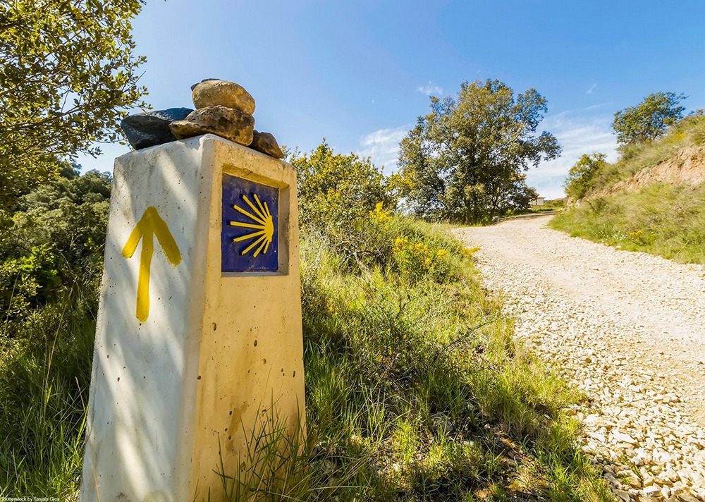 Camino de Santiago trail and sign